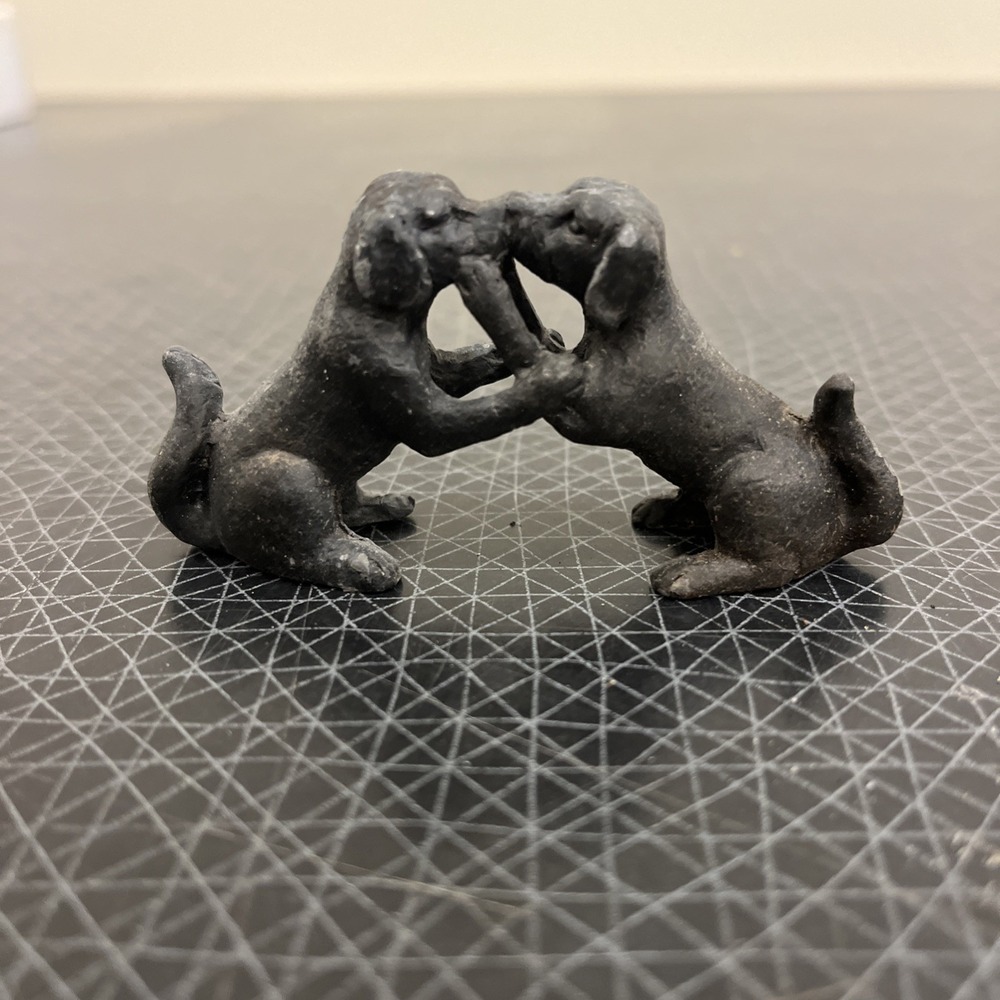 VINTAGE Cast Iron 2 Lab Dogs Playing DOGS KISSING  PAPERWEIGHT ADORABLE  Rare